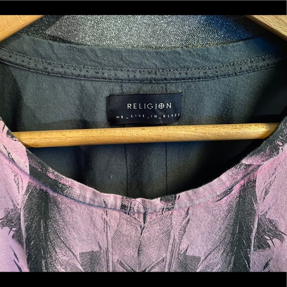 Religion Grey and Pink feather print tee - Picture 2 of 6
